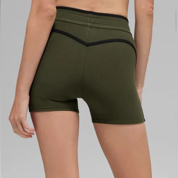 NWT Alo Yoga 4” airbrush race pace shorts - Picture 3 of 8